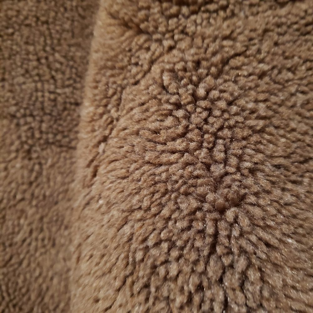 Unlimited Quest Clothing fuzzy sherpa sweater L made in Canada - Picture 4 of 4